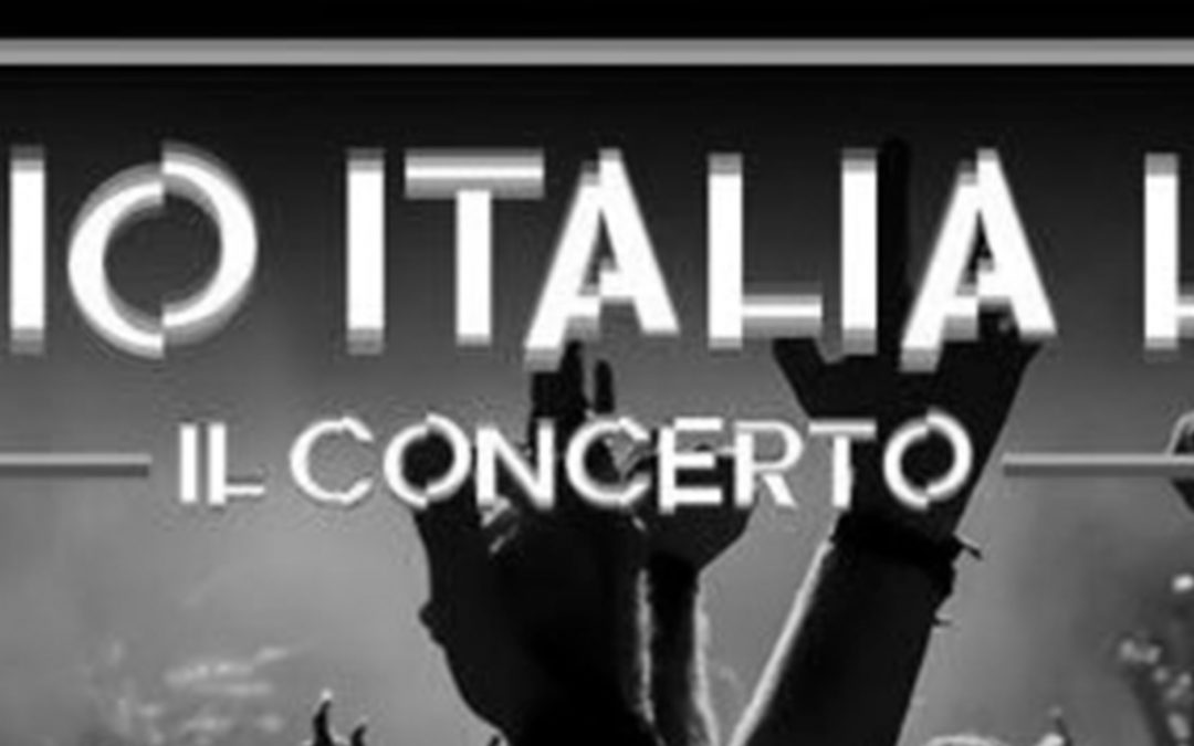 Saturnino apre il concerto Radio Italia Live | Piazza Duomo Milano
